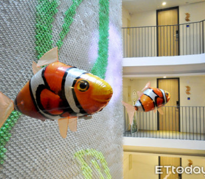 ETtoday旅遊雲—魚在空中飛！台中旅店奇景 26000罐寶特瓶組成心之光牆